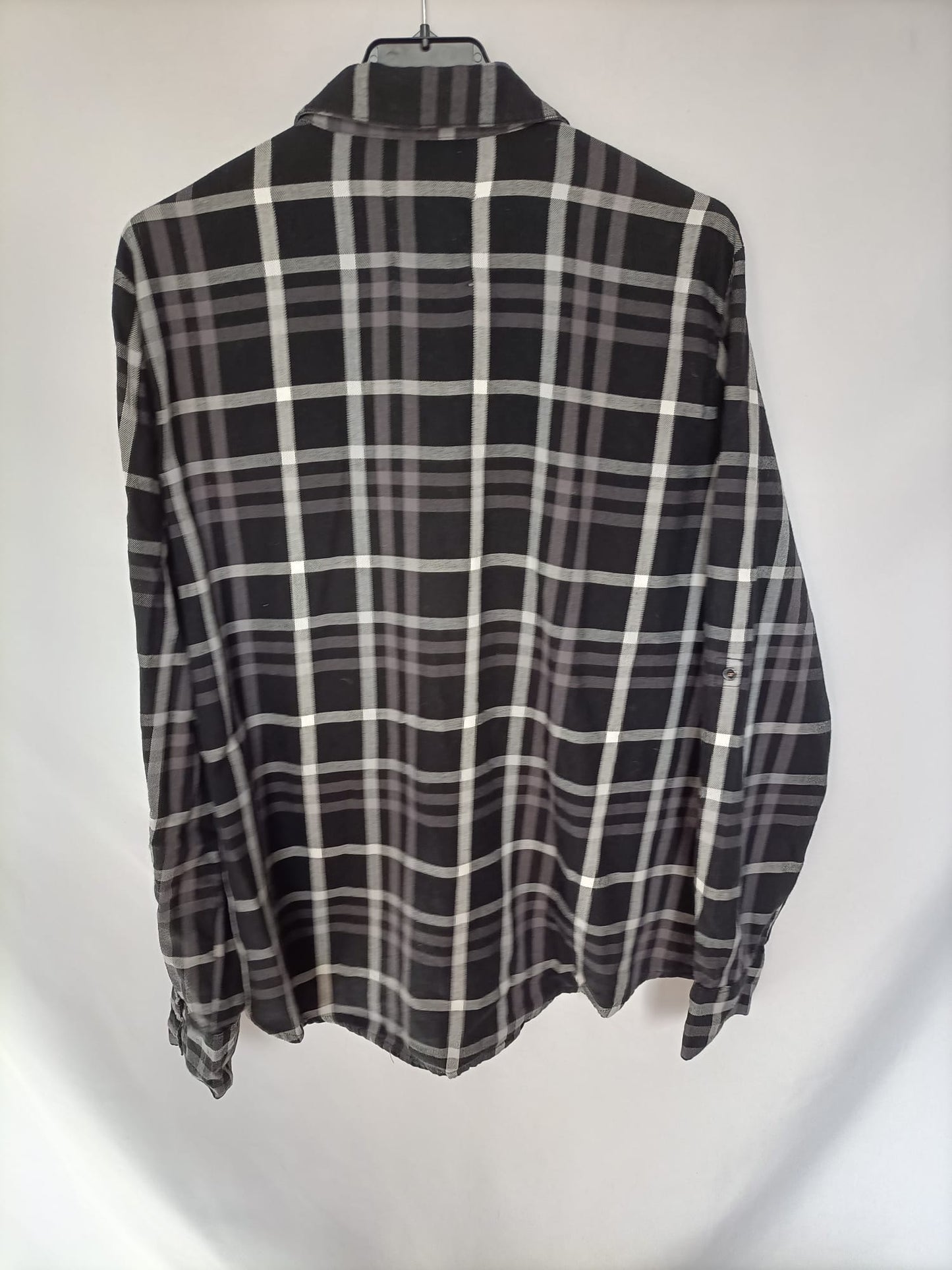 ZARA. Camisa de cuadros negra y blanca T.m