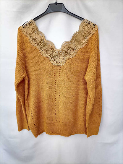 OTRAS. Jersey mostaza encaje m/l