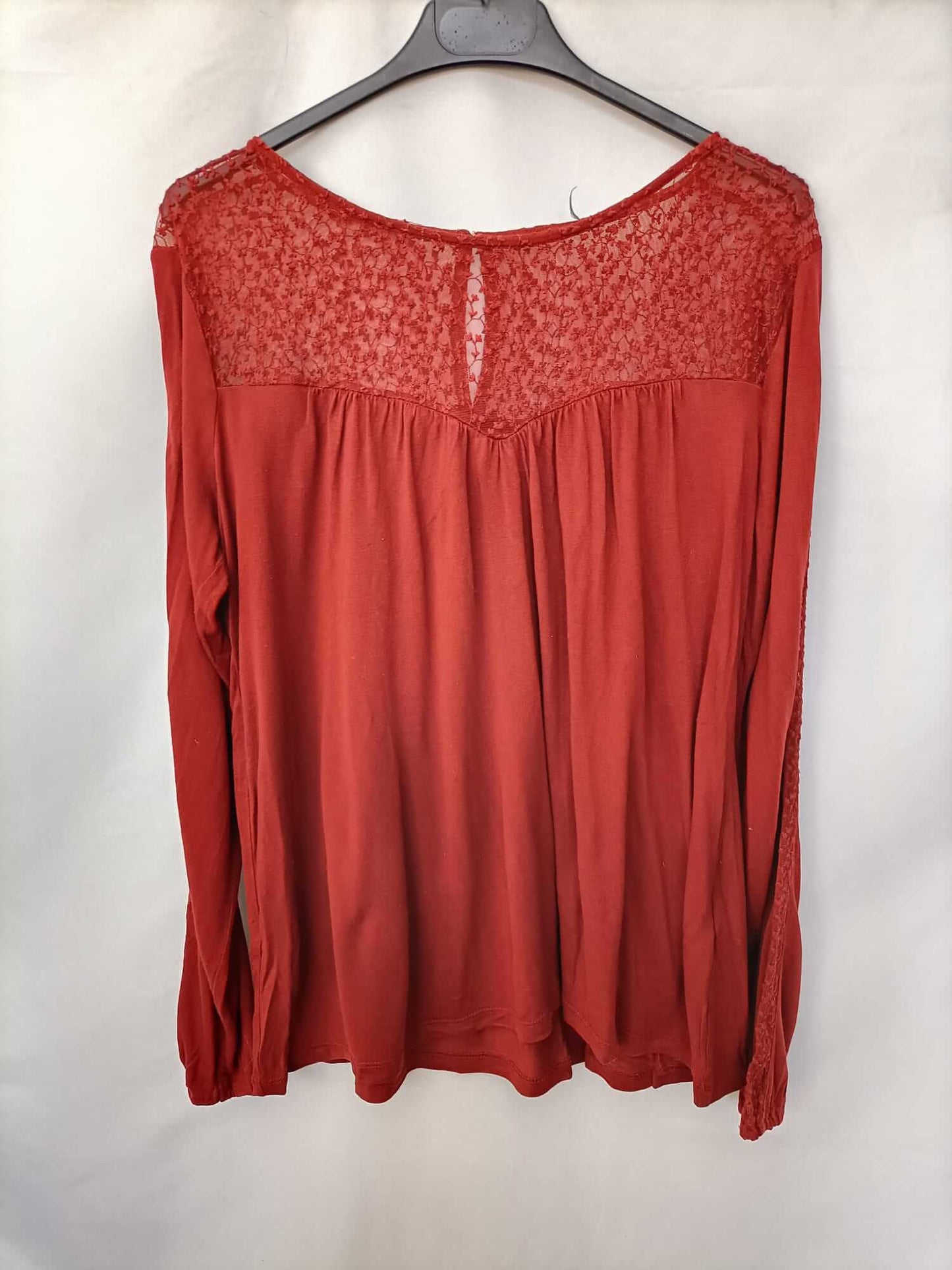 VERO MODA. Camiseta teja encaje T. l