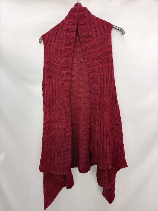 STRADIVARIUS. Knitted vest Tm