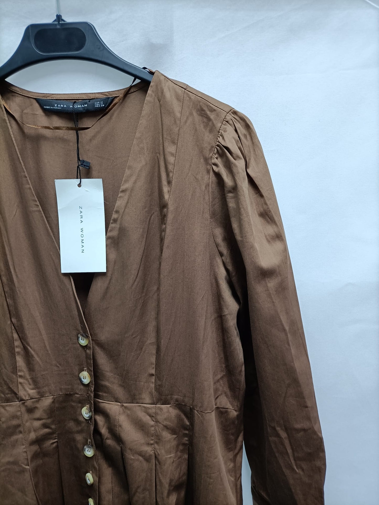 ZARA.Vestido midi marrón abotonado T.m