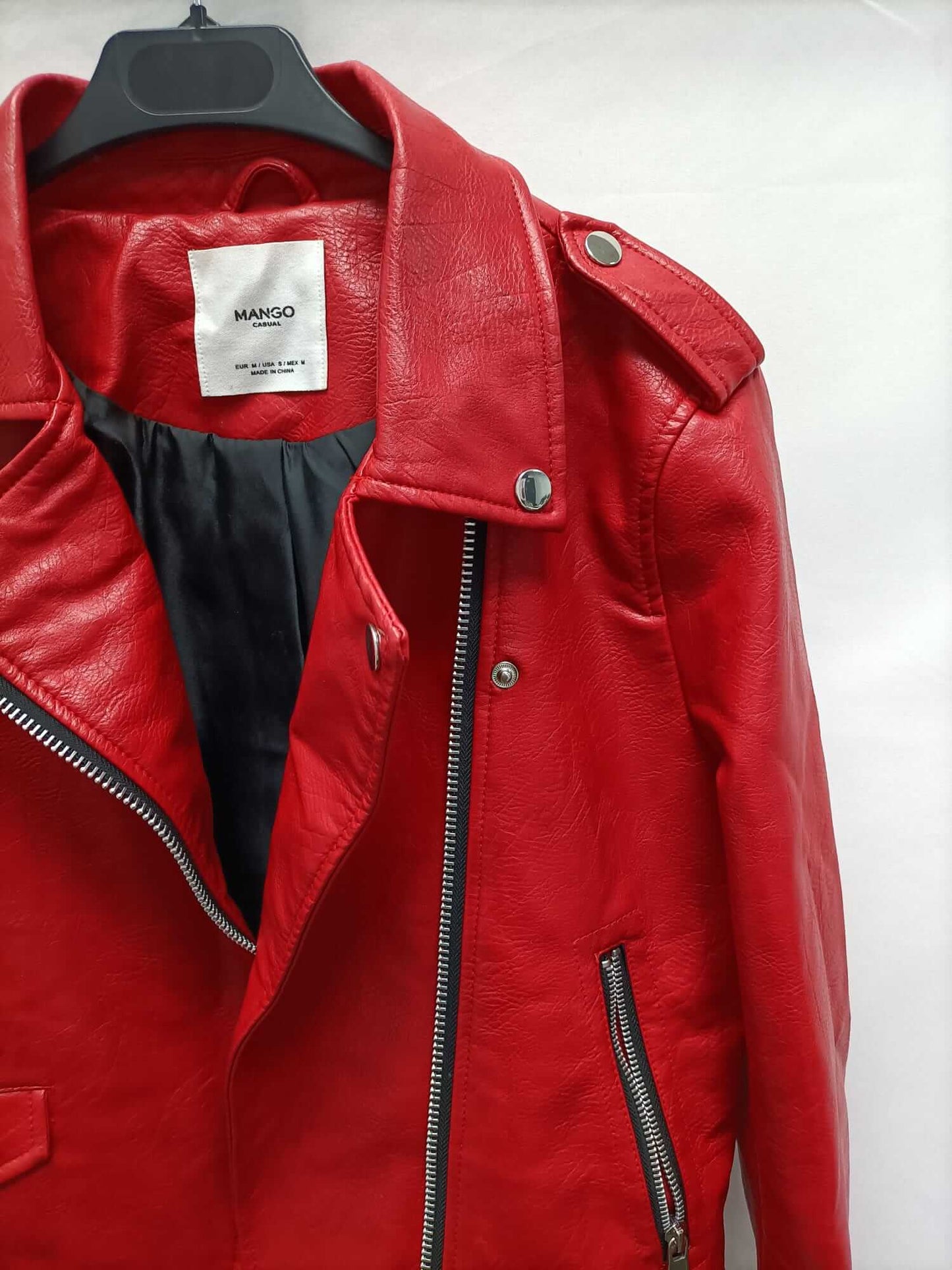MANGO.Chaqueta roja polipiel T.m