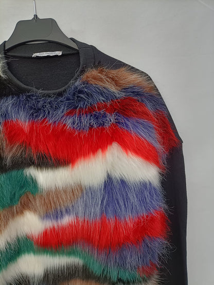 ZARA.Sudadera negra pelito T.s