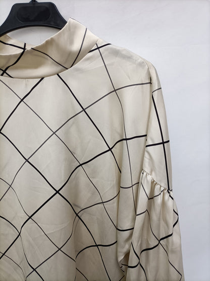 PRIMARK.Blusa beige cuadros T.46
