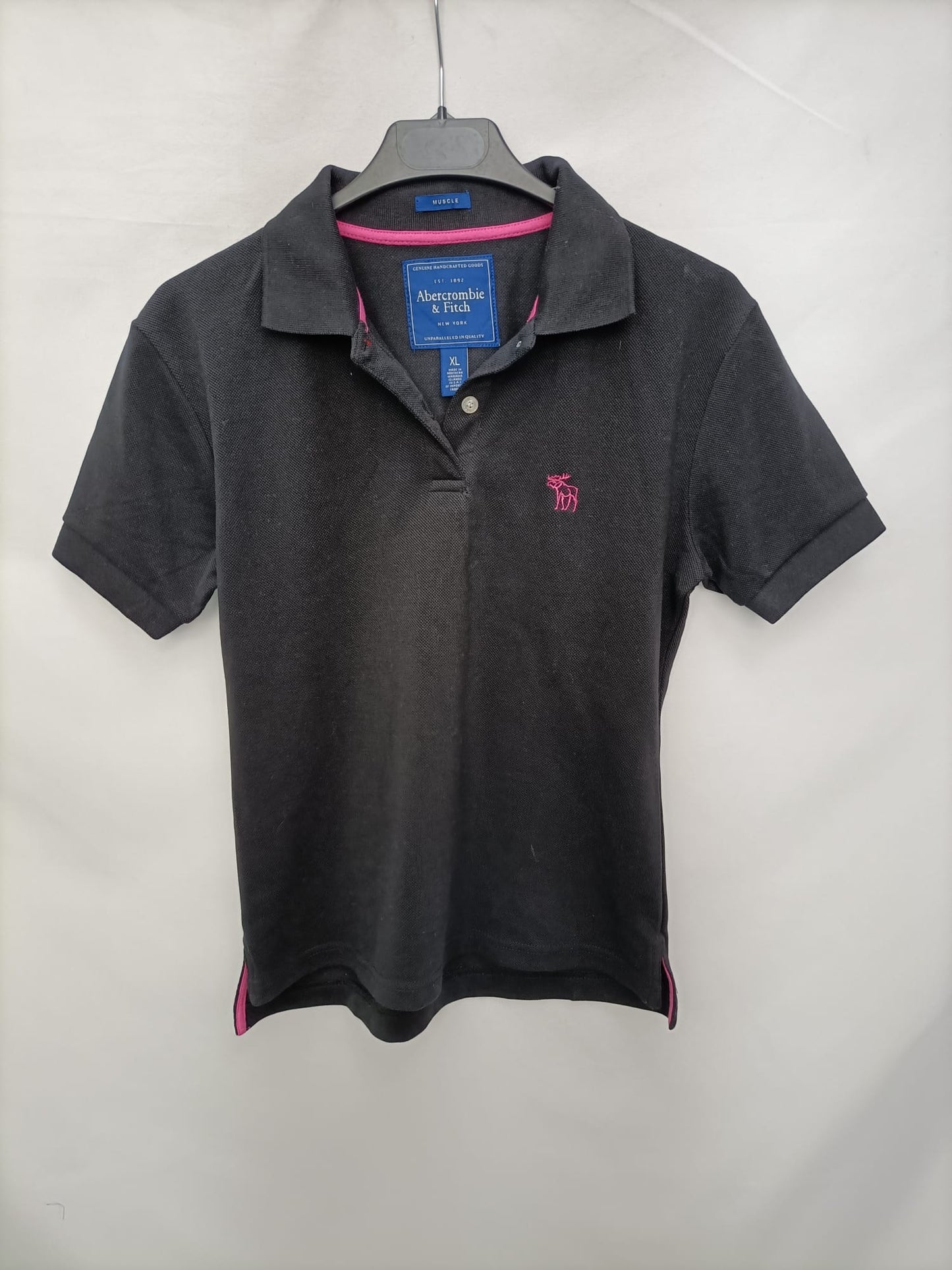 ABERCROMBIE.Polo negro T.XL