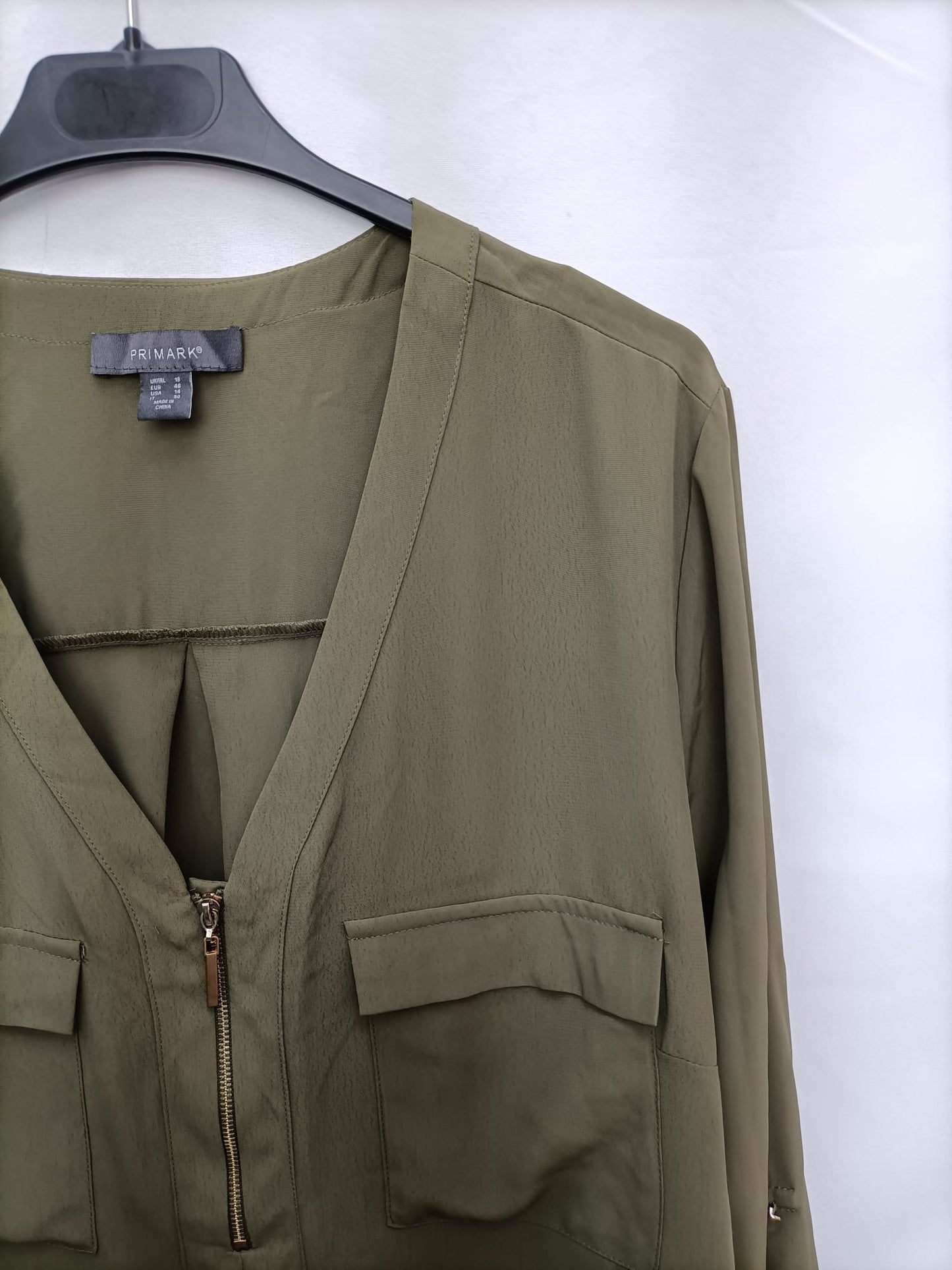 PRIMARK.Khaki green blouse T.46