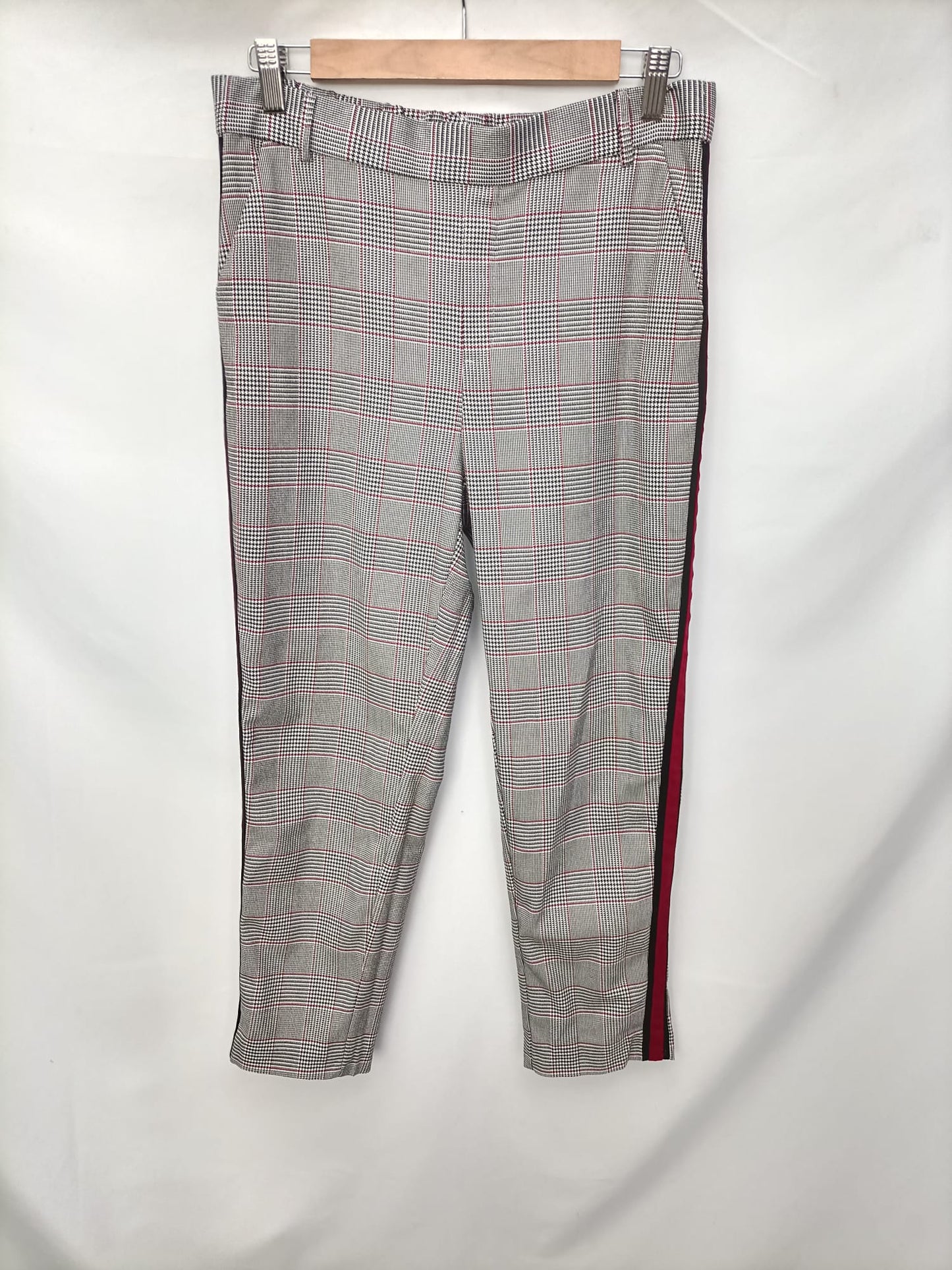 ZARA.Checkered trousers with side stripe Tm
