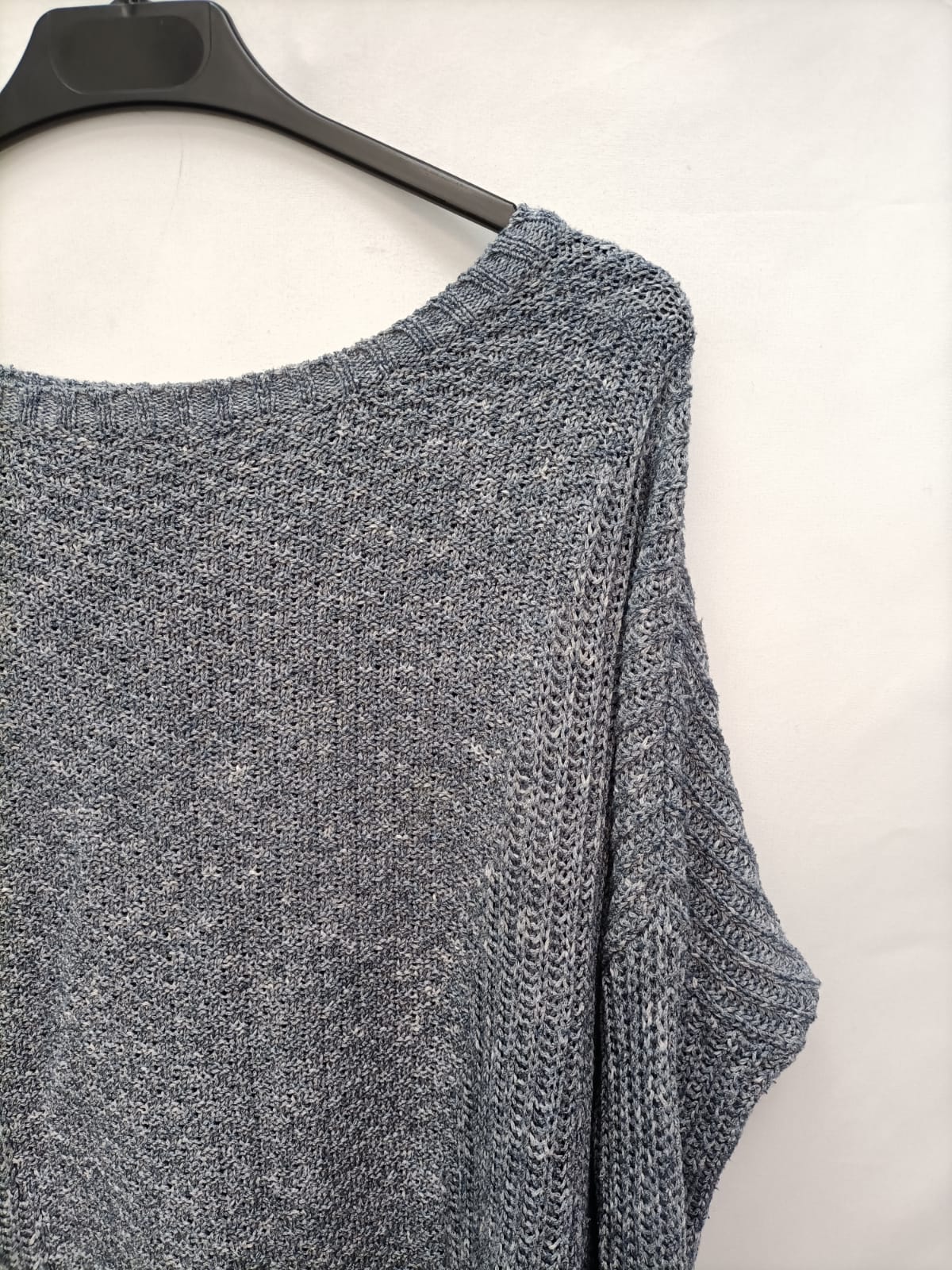 BERSHKA. Jersey azul jaspeados T.m