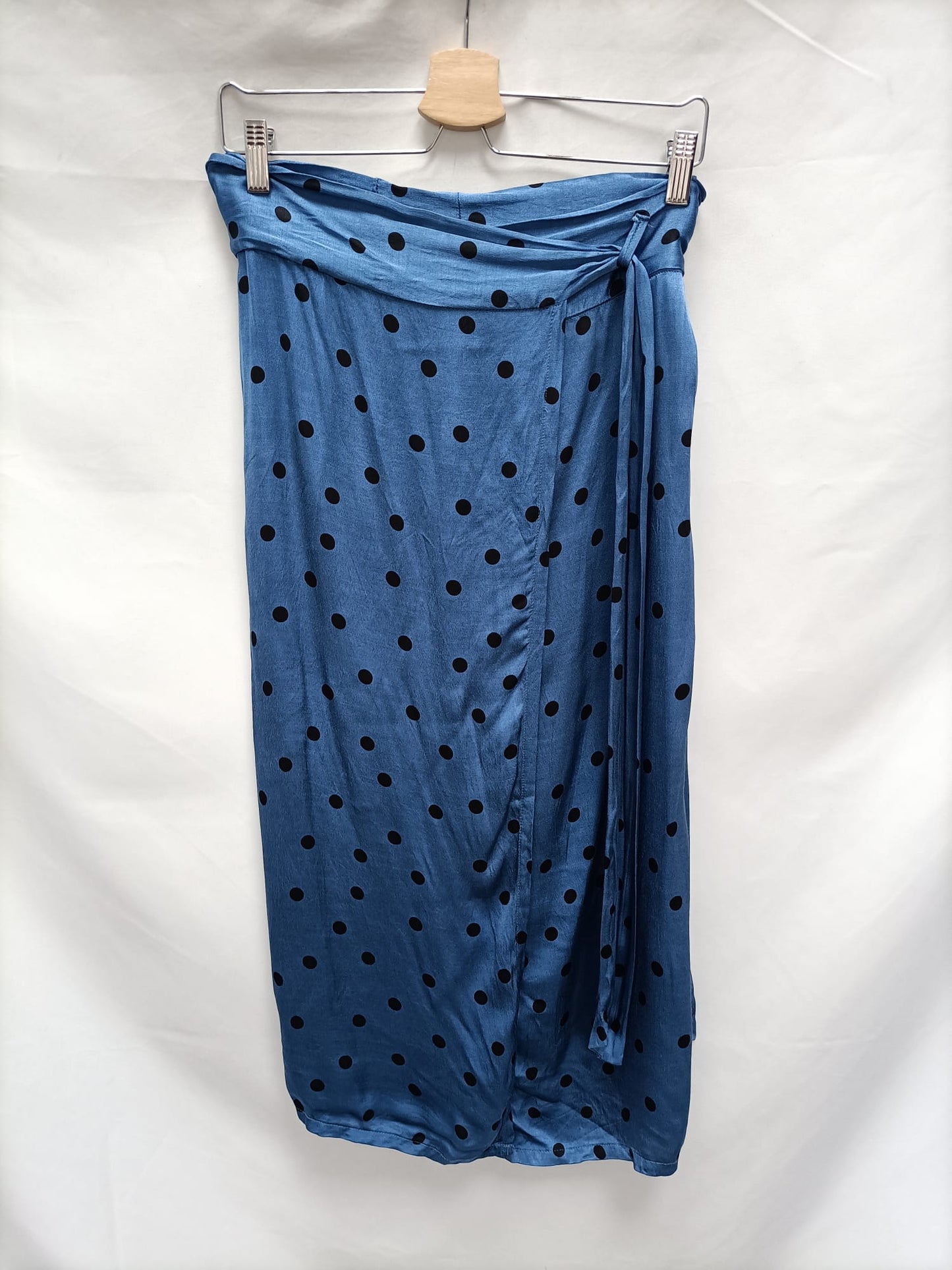 ZARA.Falda azul midi lunares T.m