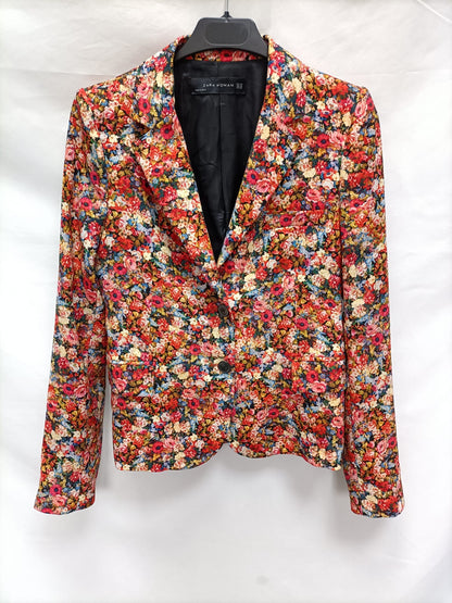 ZARA.Blazer flores T.xs