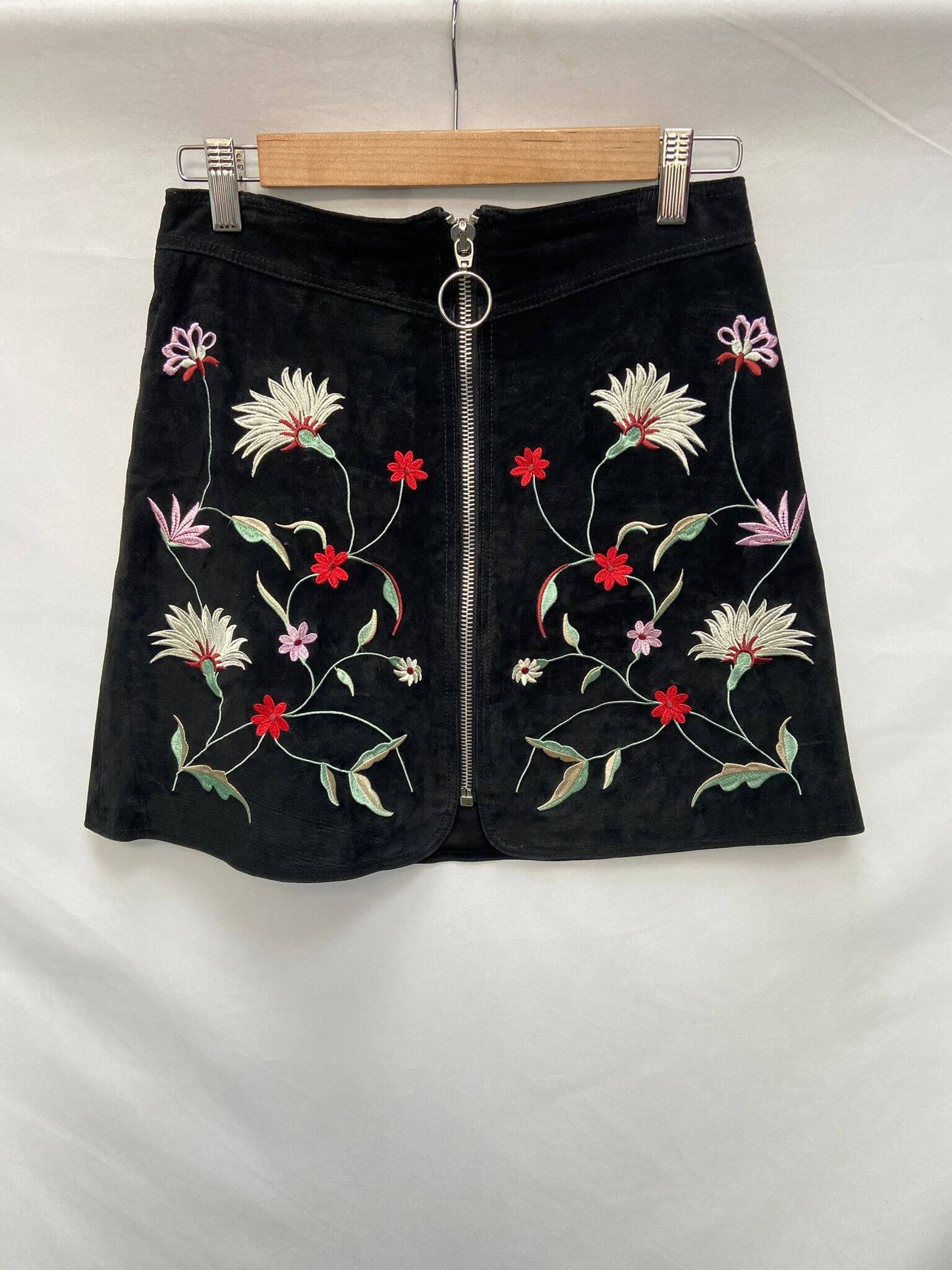 ZARA.Falda ante bordada cremallera T.xs