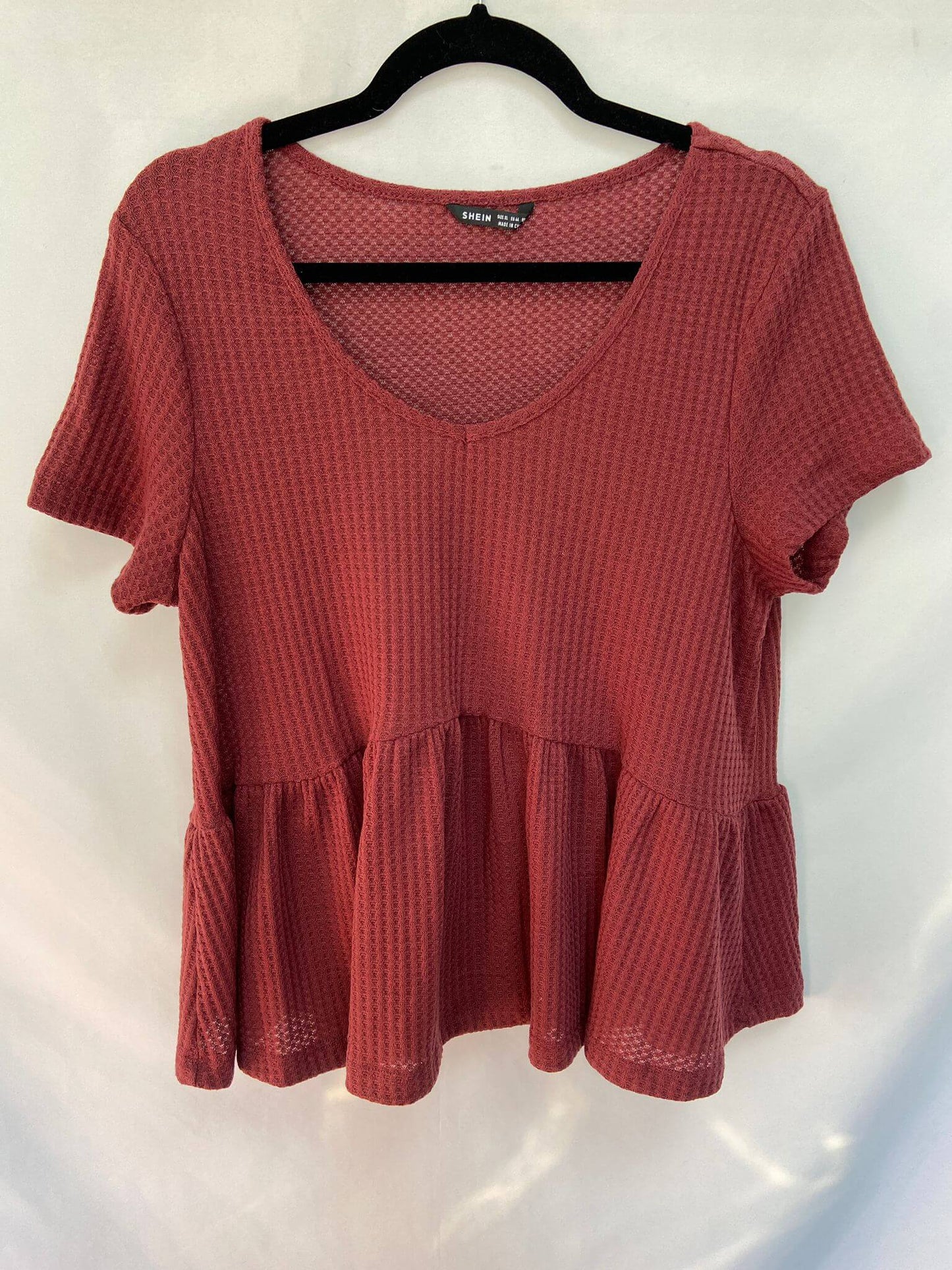 SHEIN.Top punto burdeos volante T.xl