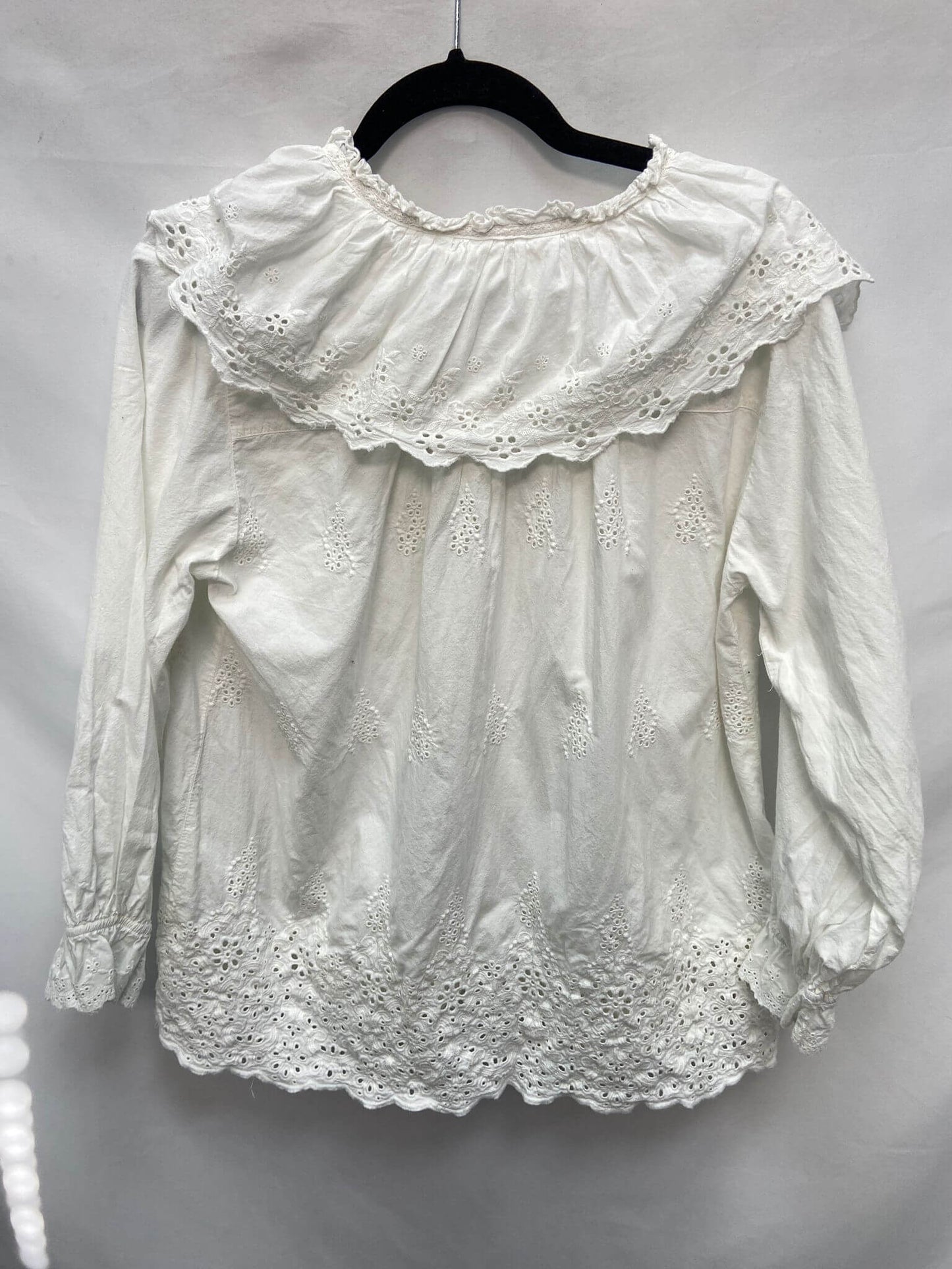 TASTE THE LIFE.Blusa estilo antigua troquelada TU (Tara)