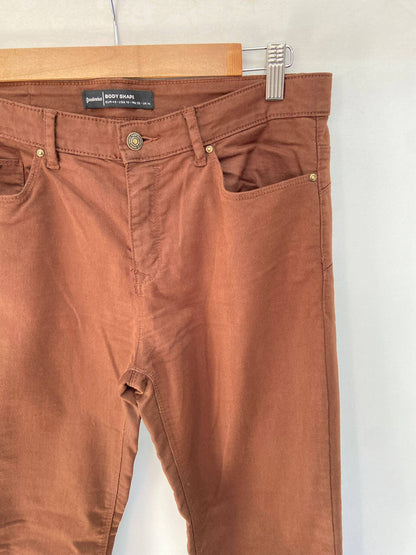 STRADIVARIUS. Brown trousers size 42