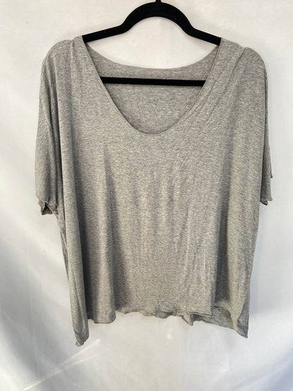 SHEIN. Basic gray T-shirt TU(L)