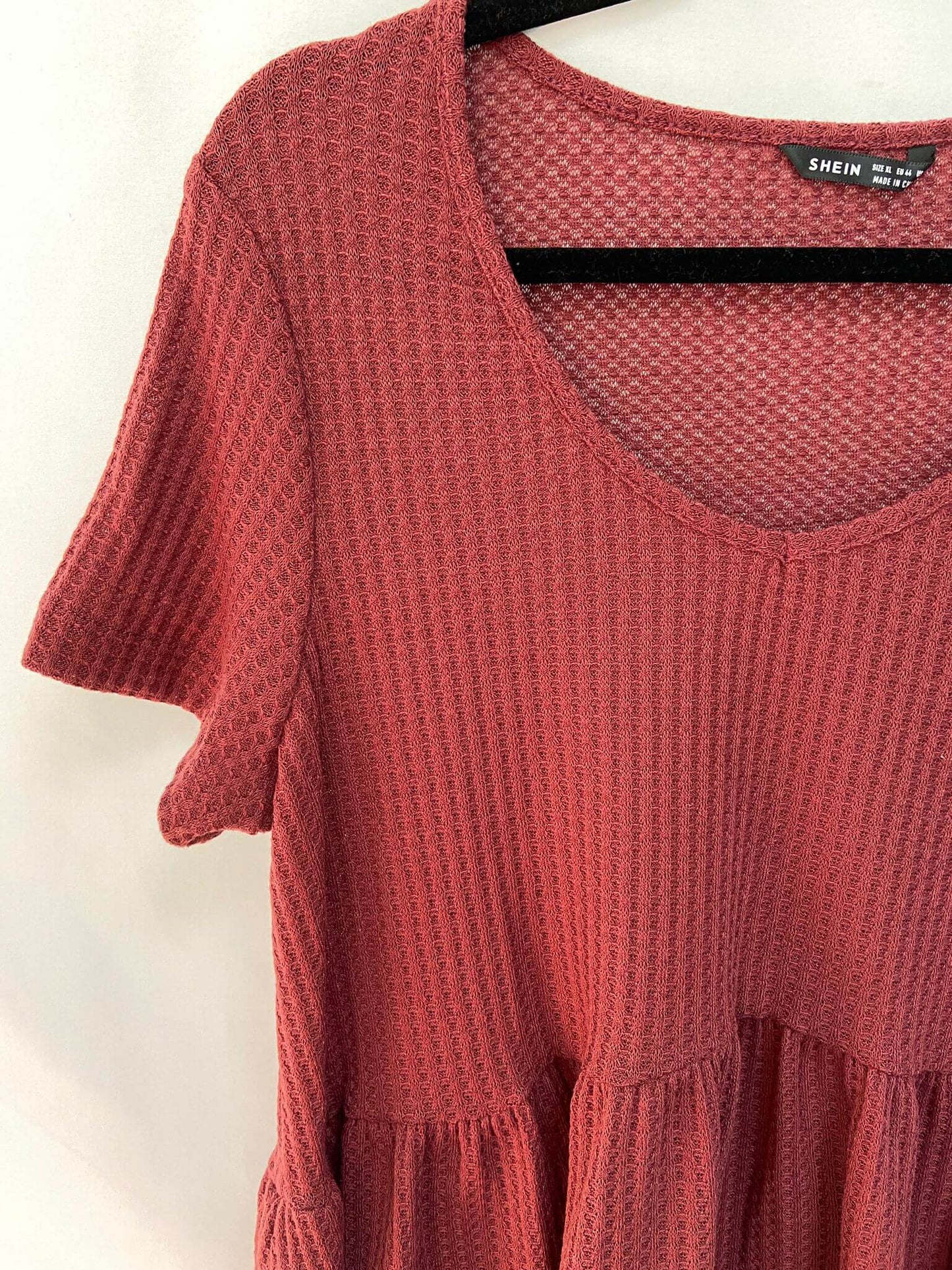 SHEIN.Top punto burdeos volante T.xl