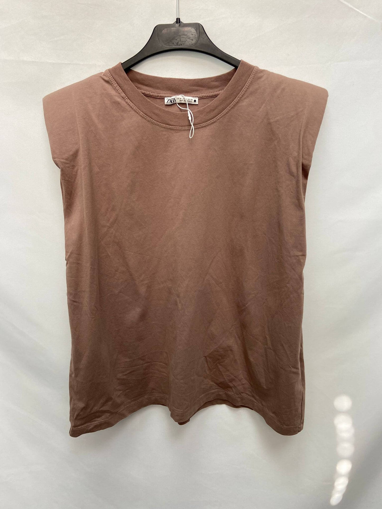 ZARA.Camiseta hombreras T.m