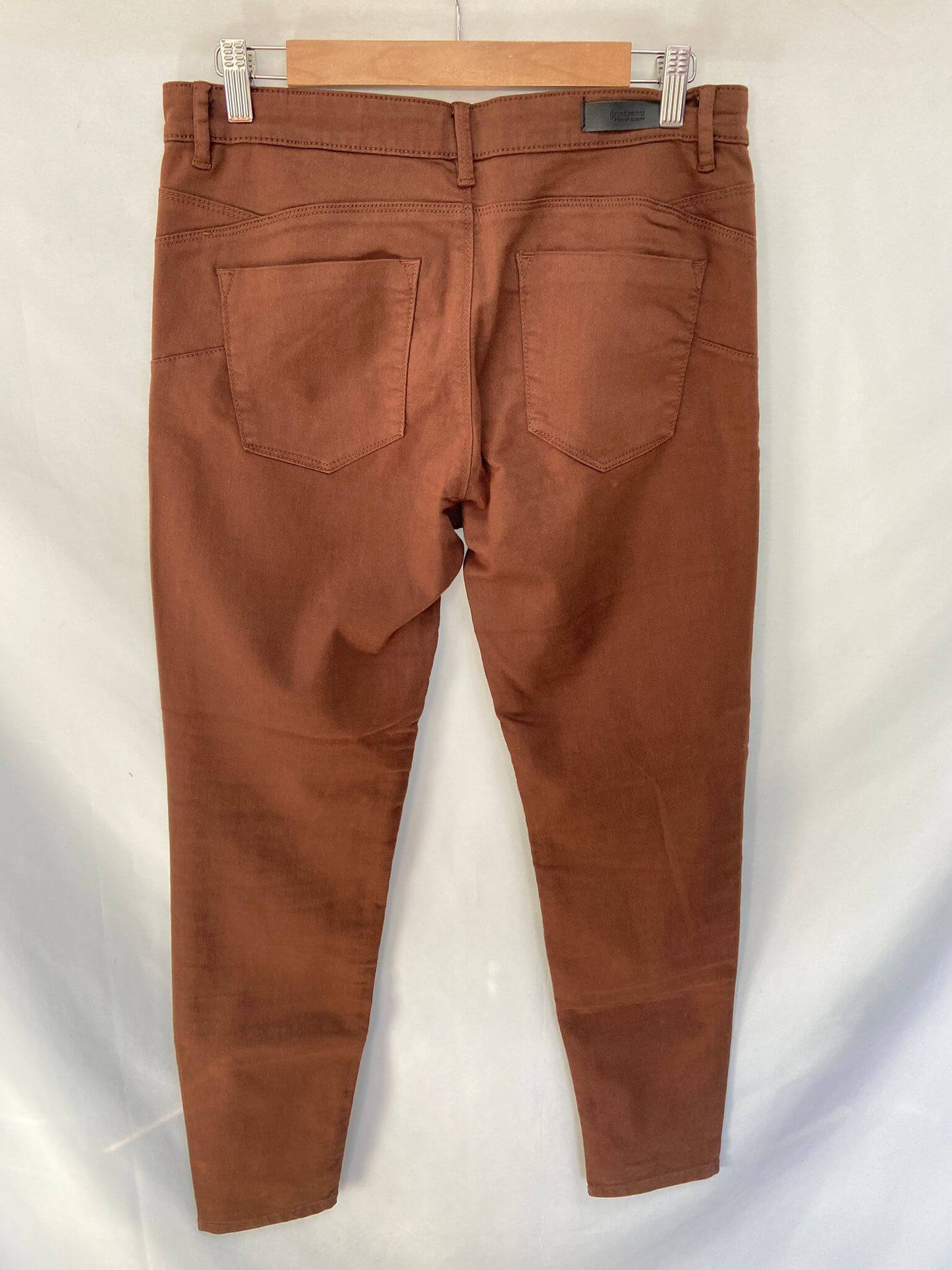 STRADIVARIUS. Brown trousers size 42