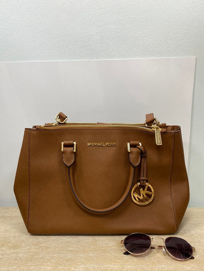MICHAEL KORS. Bolso camel