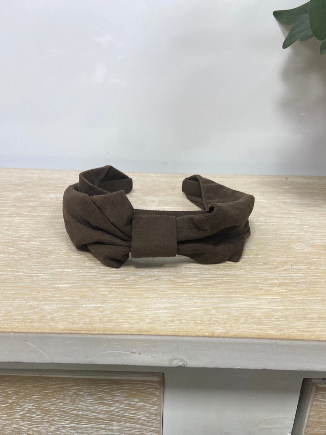 OTRAS.Diadema marrón antelina