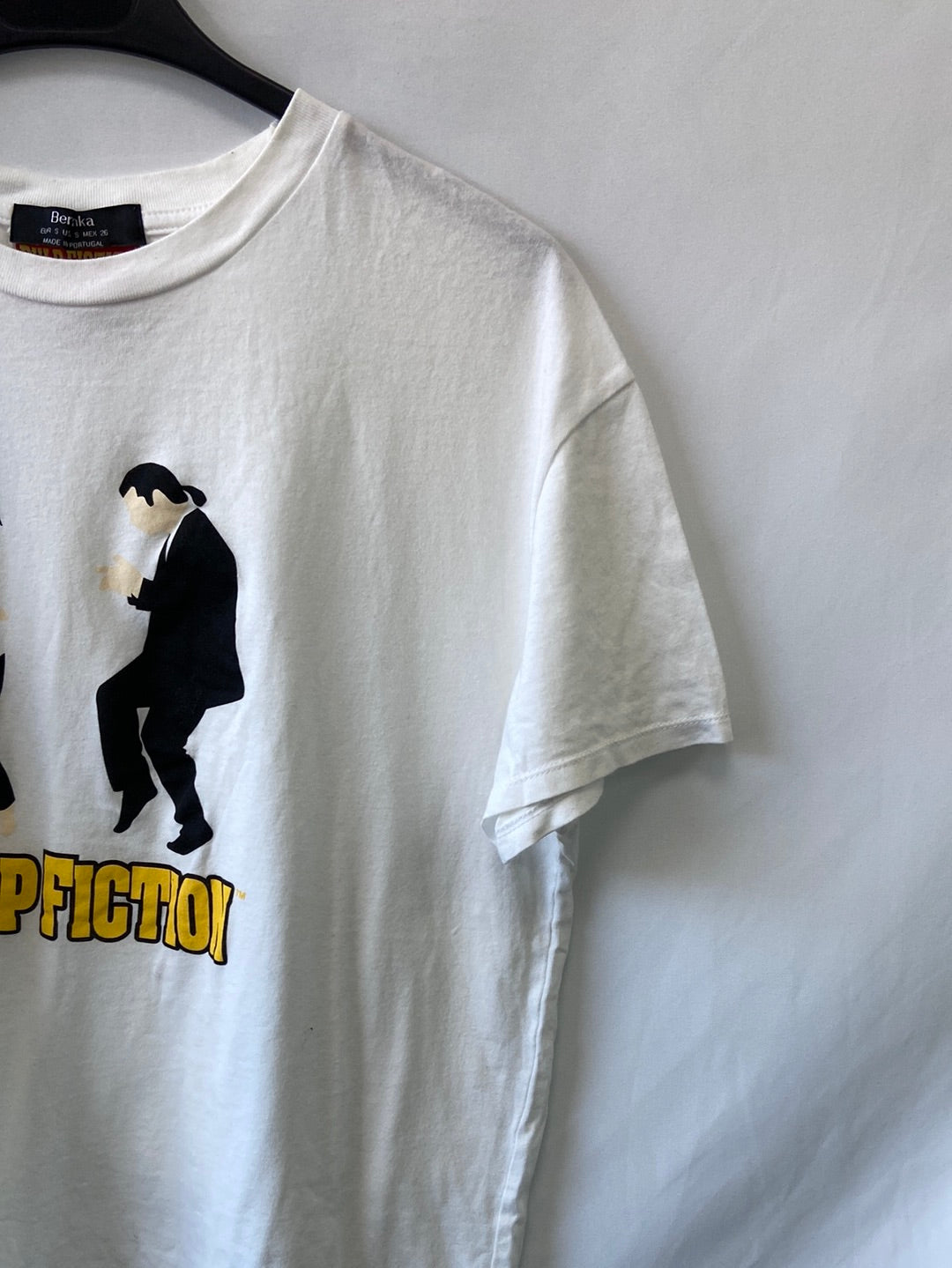 BERSHKA. Camiseta blanca "pulp fiction" T.s