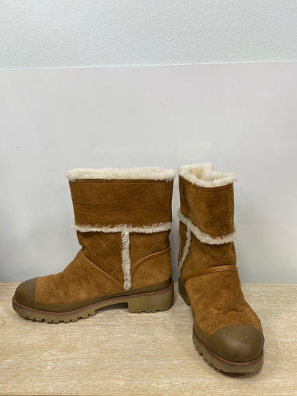 TORY BURCH. Shearling suede boots T.39