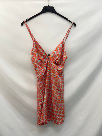 BASYCO.Vestido corto estampado T.S