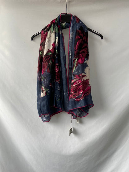 UTERQÜE.Fular estampado