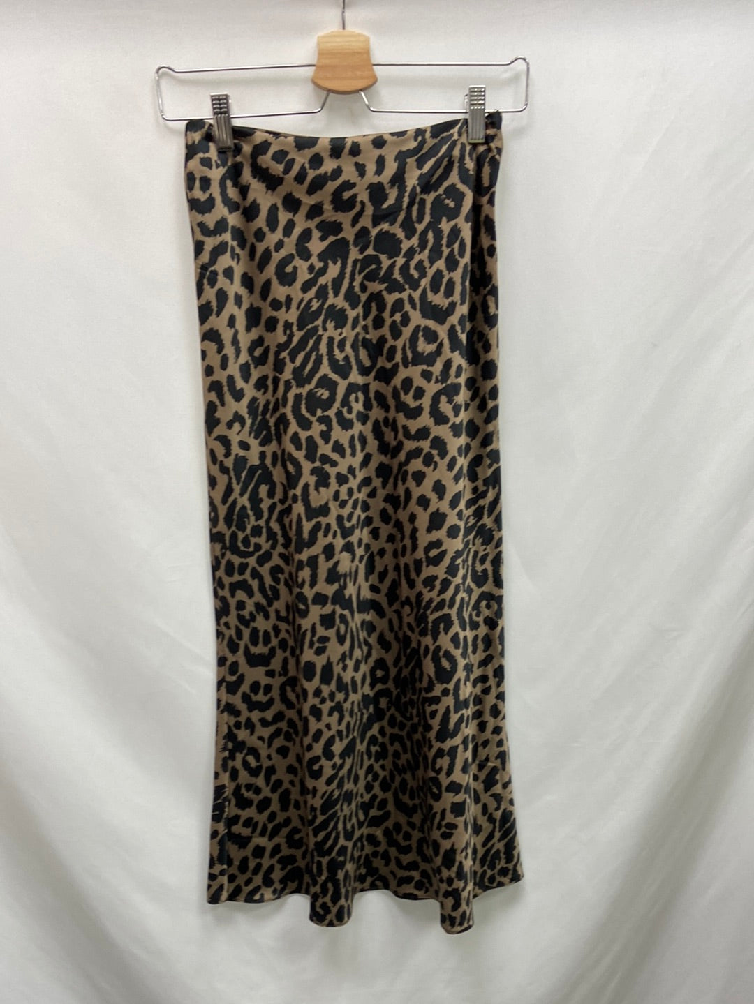 ASOS.Animal print midi skirt T.32