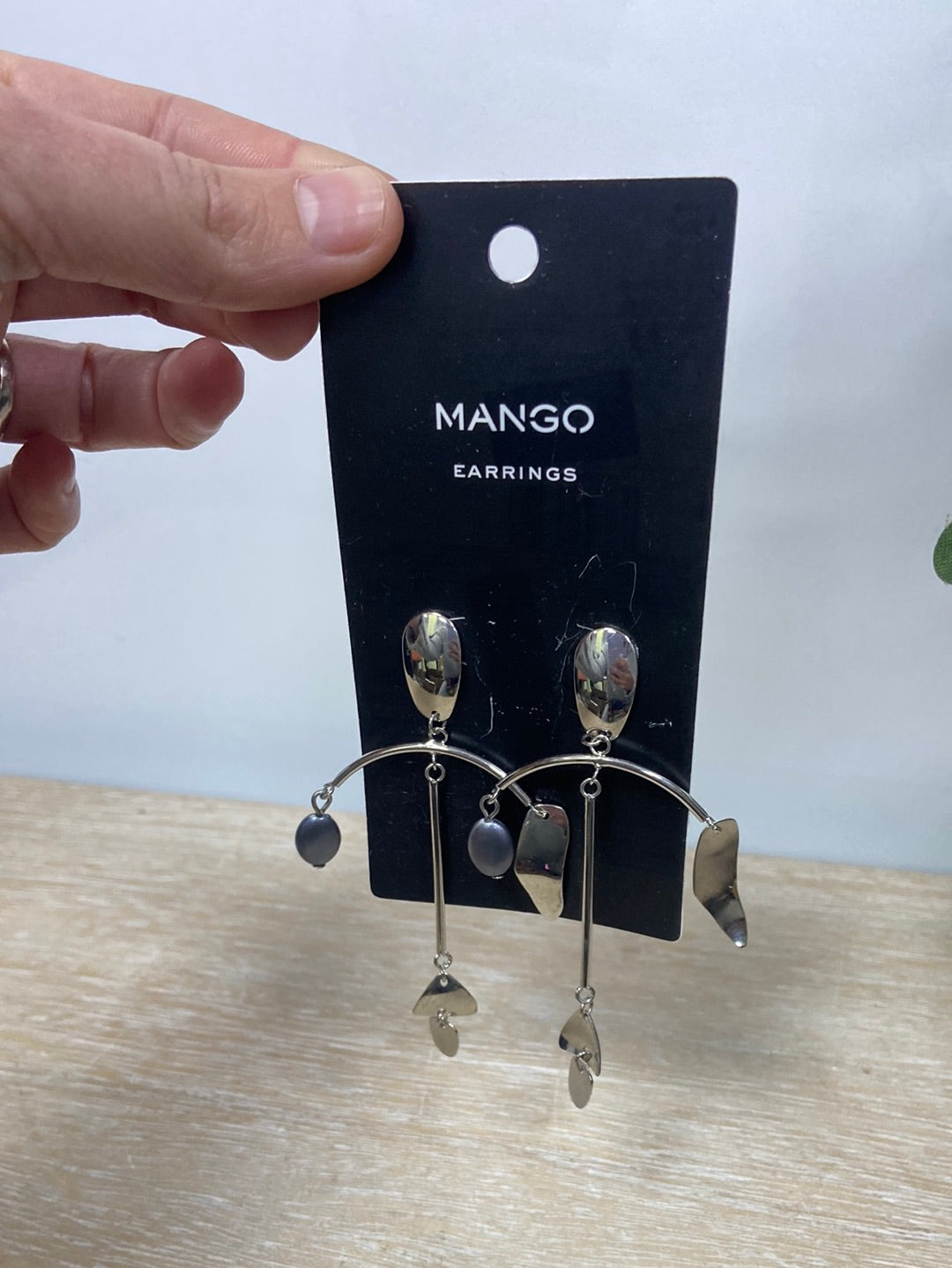 MANGO.Pendientes plateados forma