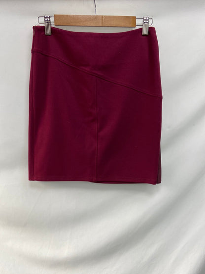 LIUJO. Falda burdeos textura T.40