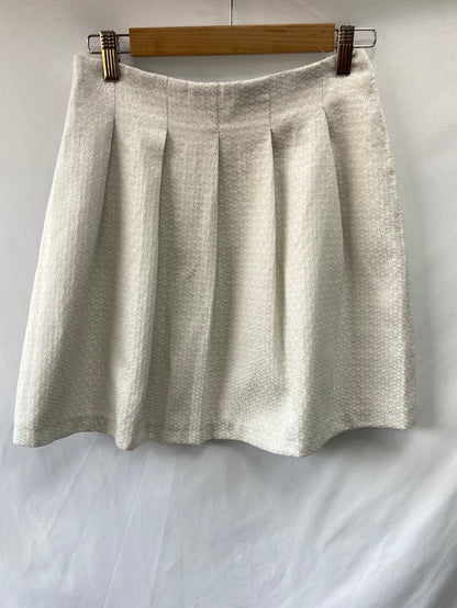 PIMKIE.Falda corta tablas blanca y plateada T.38