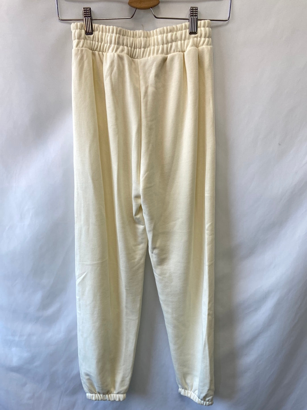 BERSHKA.Pantalones jogger beiges T.s