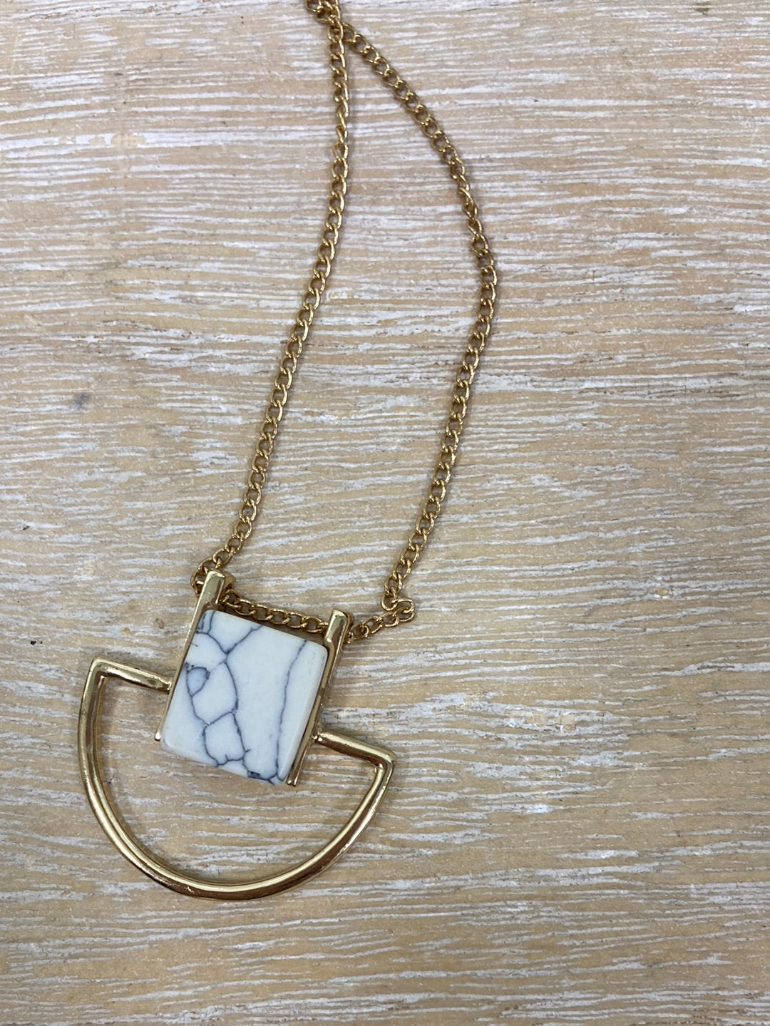 OTHERS. Gold stone pendant