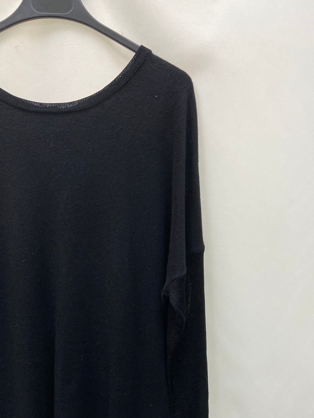 BEL AIRE. Vestido de punto negro T.m