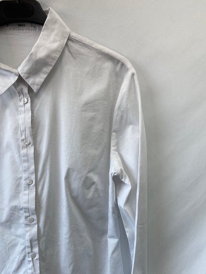 MANGO.Camisa blanca clásica T.L