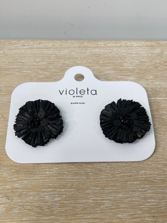 MANGO(VIOLETA).Pendientes flor flecos