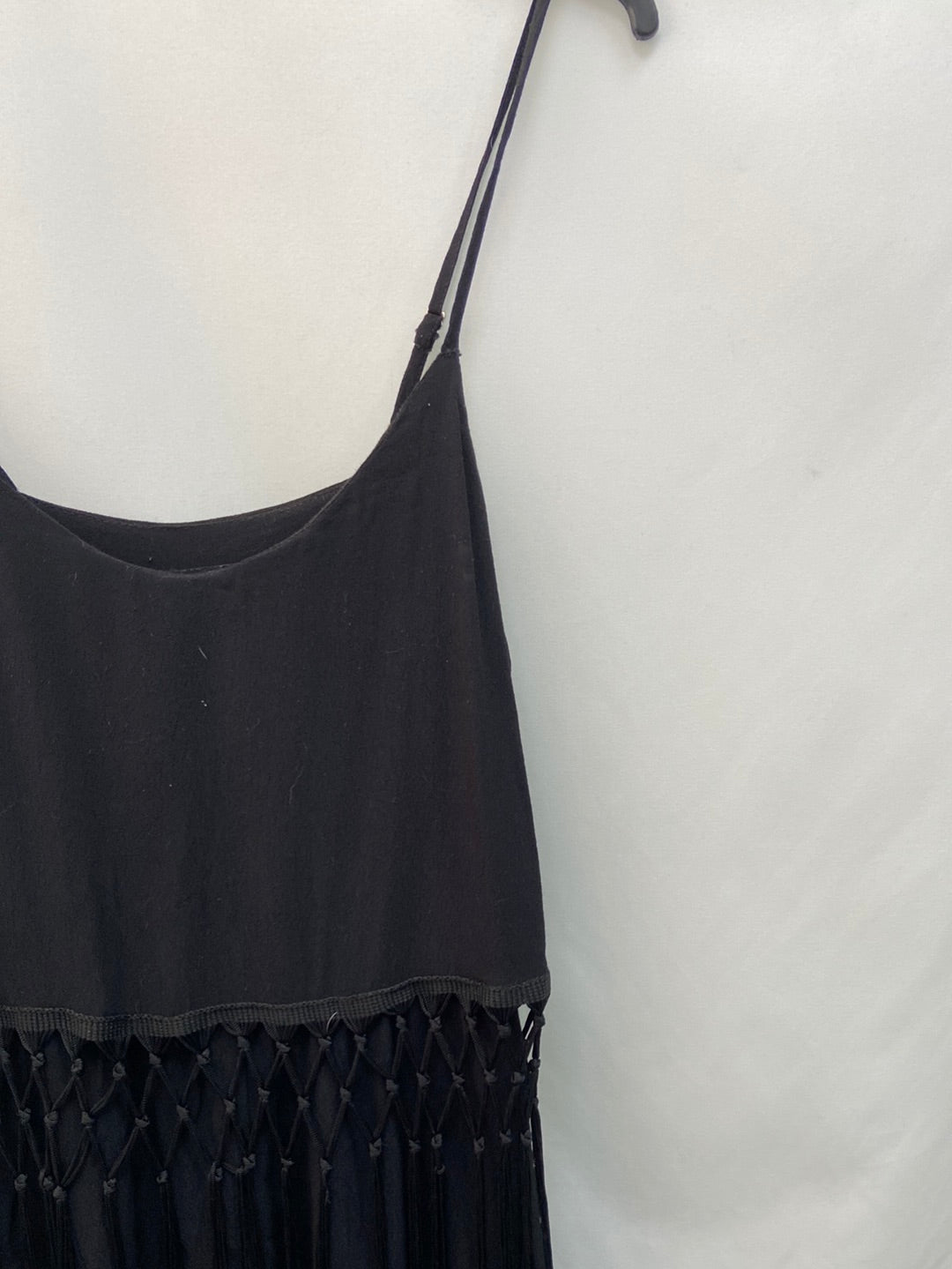 NEW LOOK.Mono corto negro flecos T.36