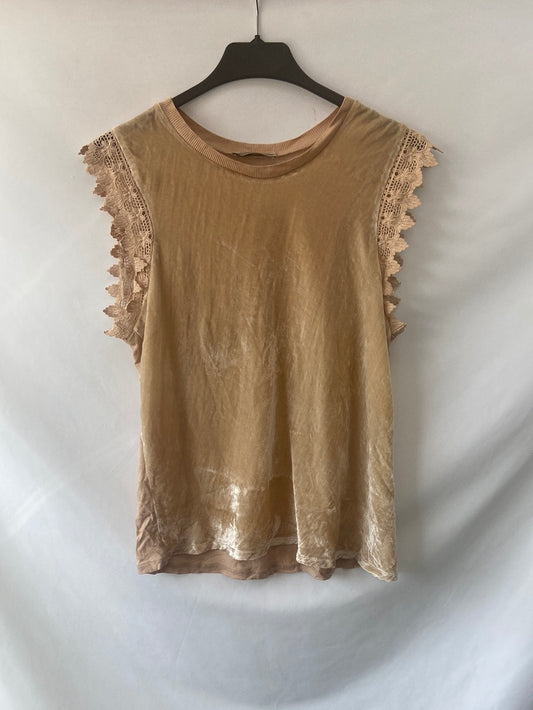 ZARA. Velvet T-shirt S. M
