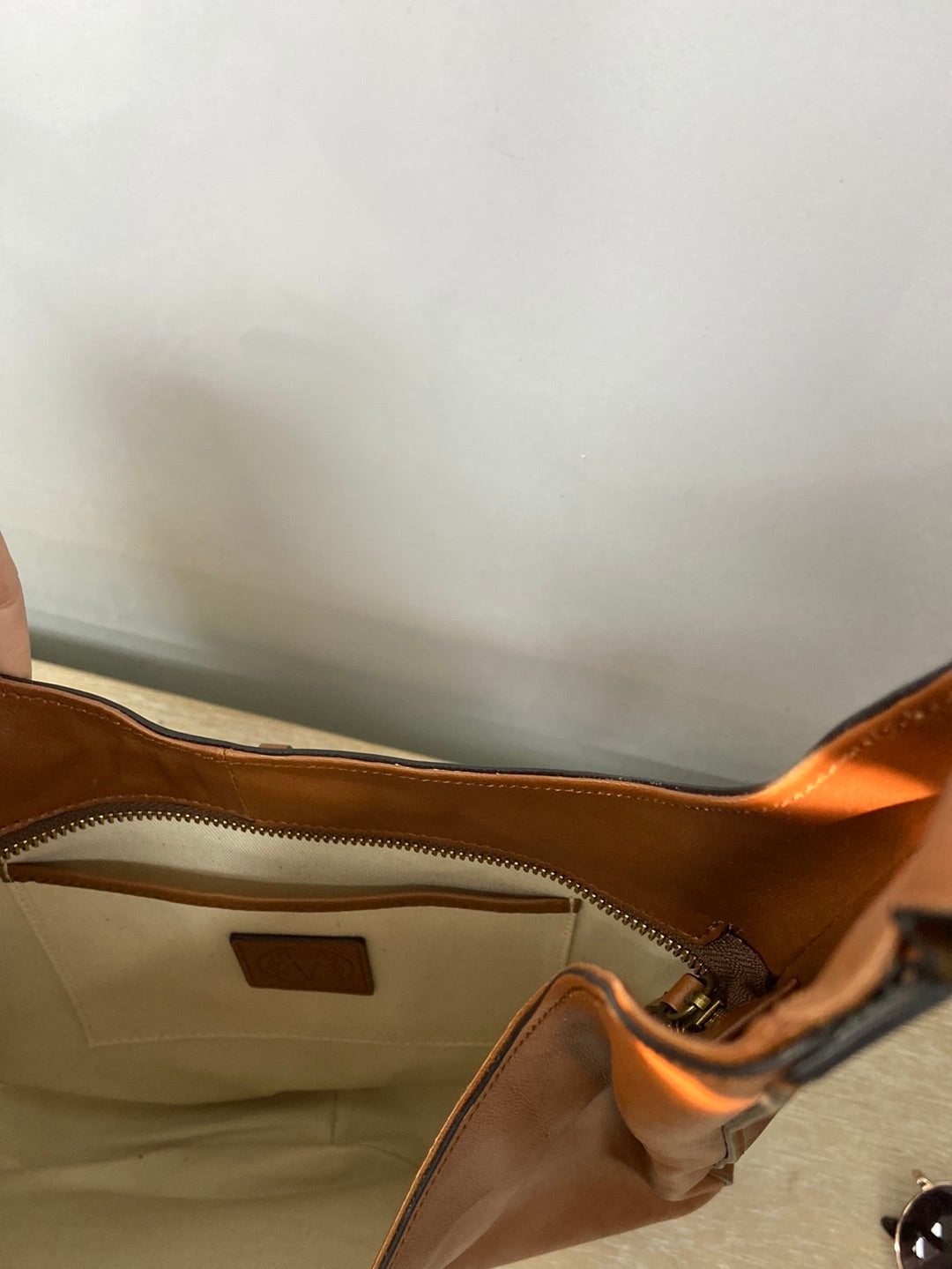 MASSIMO DUTTI. Camel leather bag