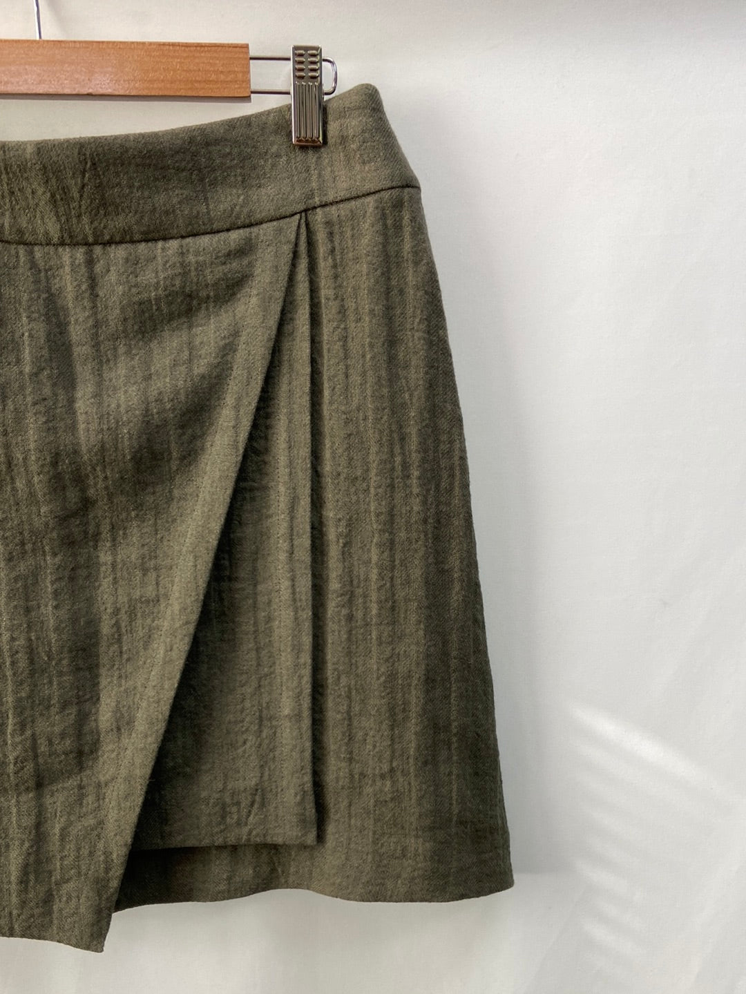 ROBERTO TORRETA. Short linen skirt Ts