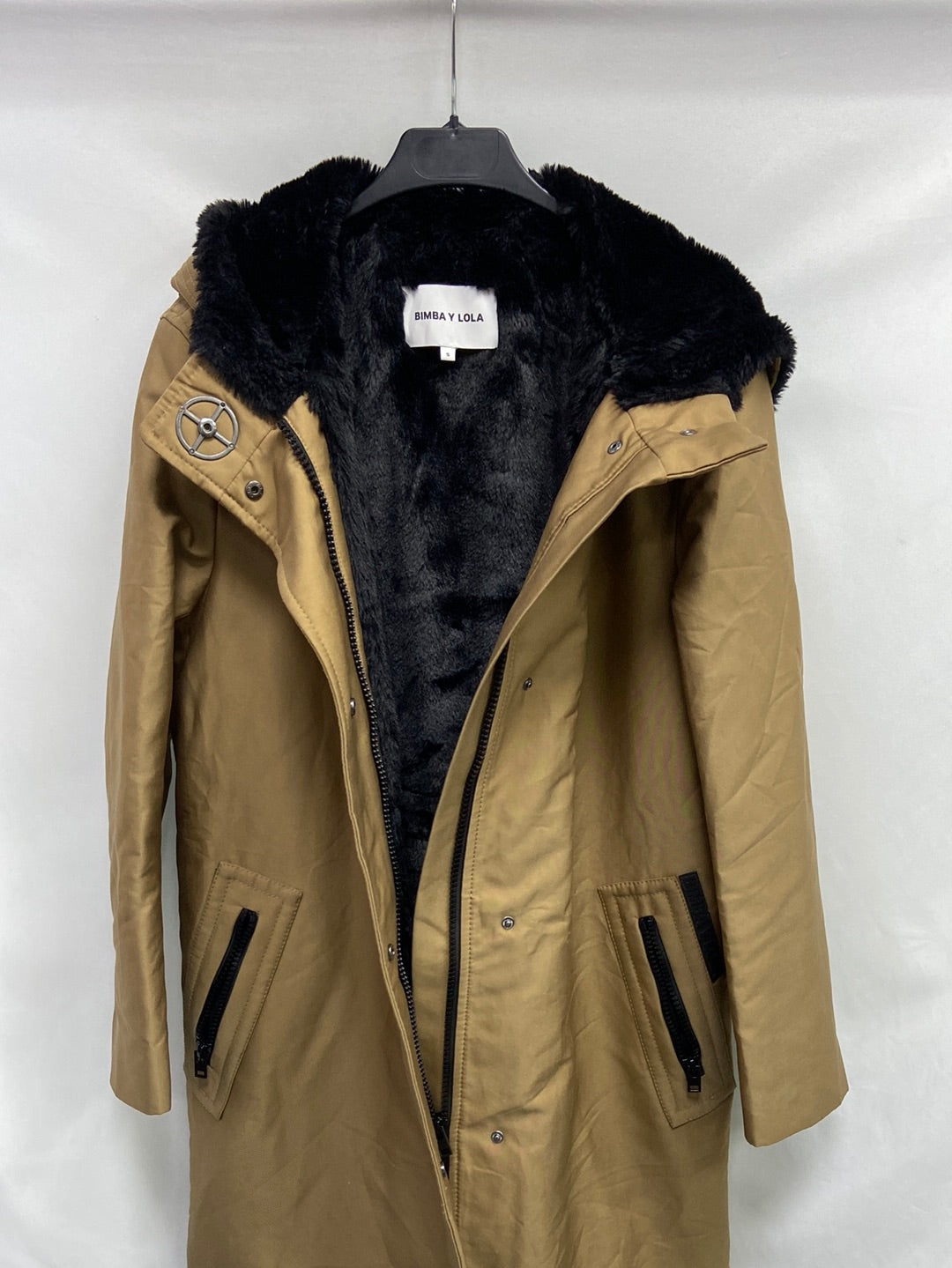 BIMBA Y LOLA. Beige fur coat TS