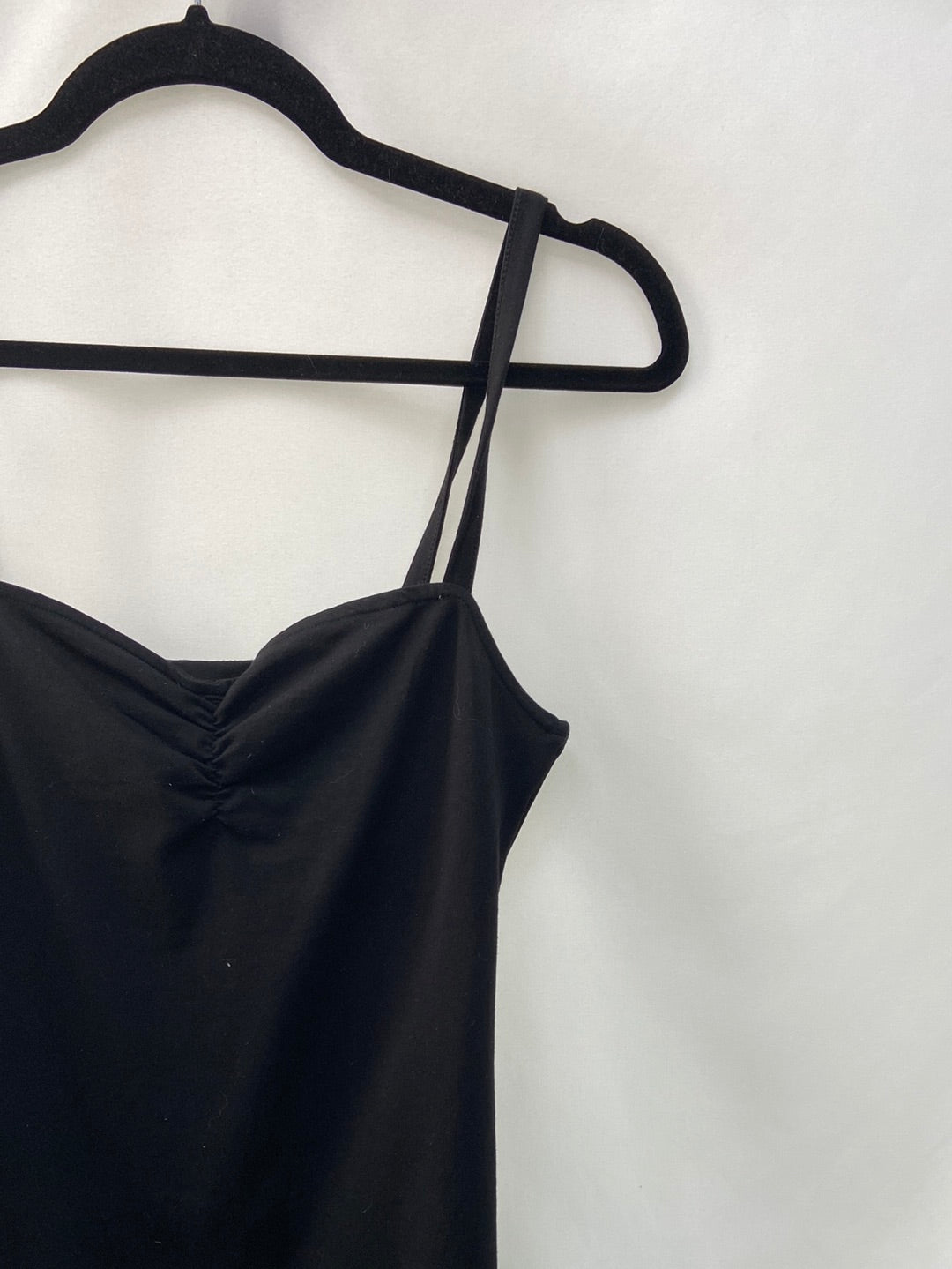 H&amp;M. Black fitted dress Tm