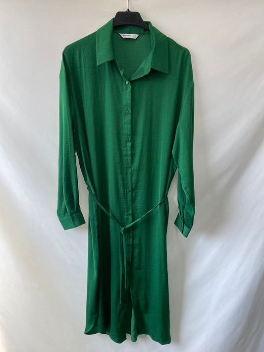 STRADIVARIUS.Long green shirt dress Ts