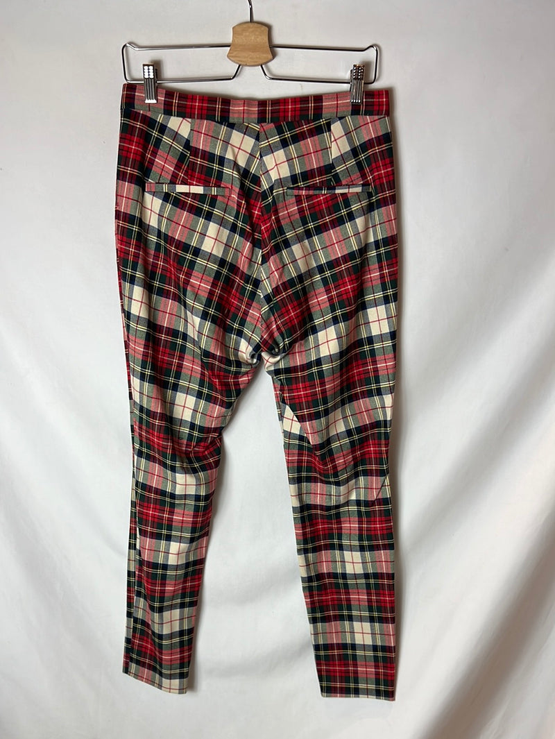 H&M. Pantalones cuadros rojos. T 42