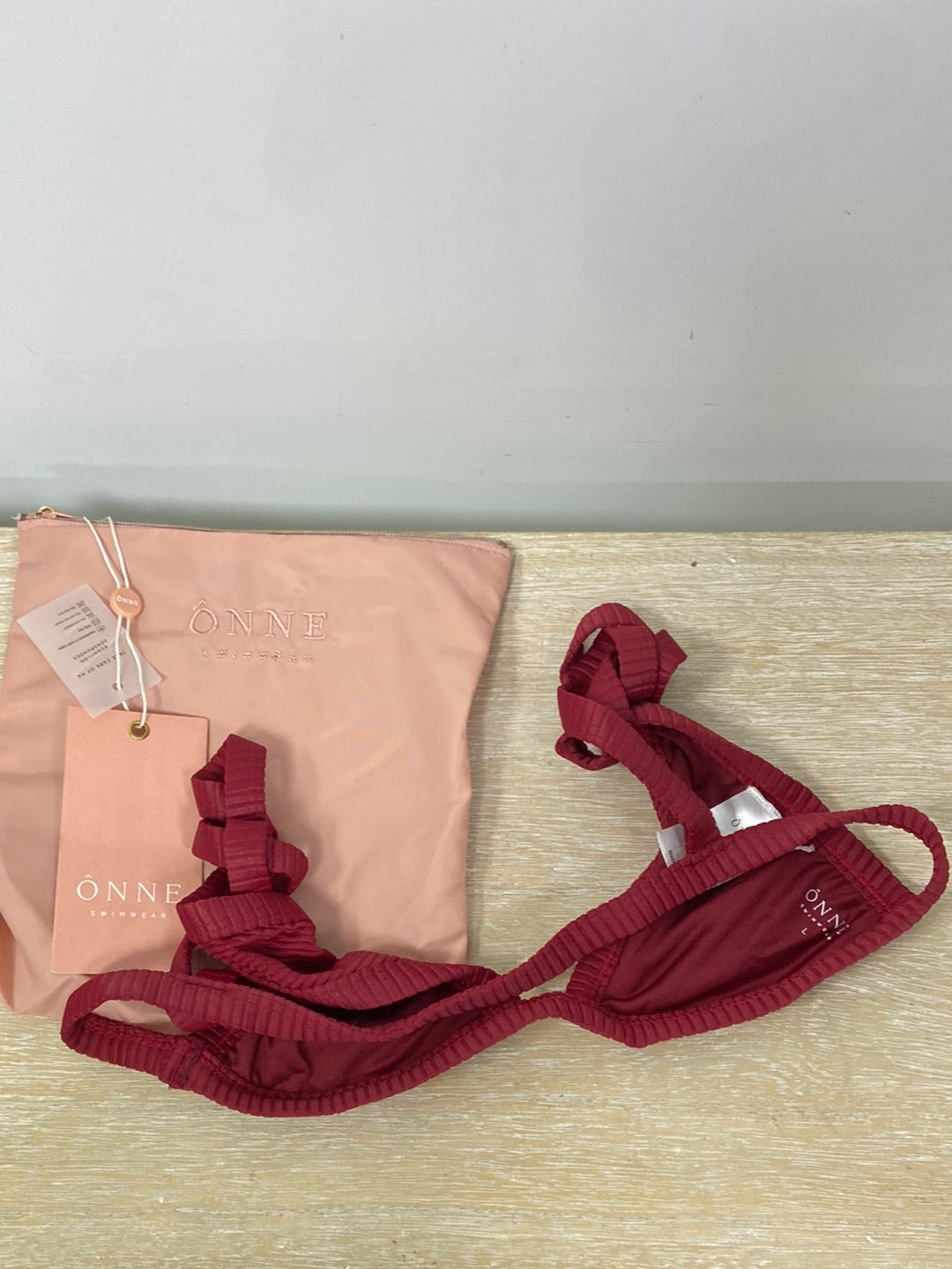 ÔNNE.Parte de arriba de bikini burdeos T.L