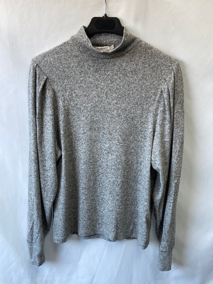 STRADIVARIUS.Lightweight grey jersey with T-shirt sleeves