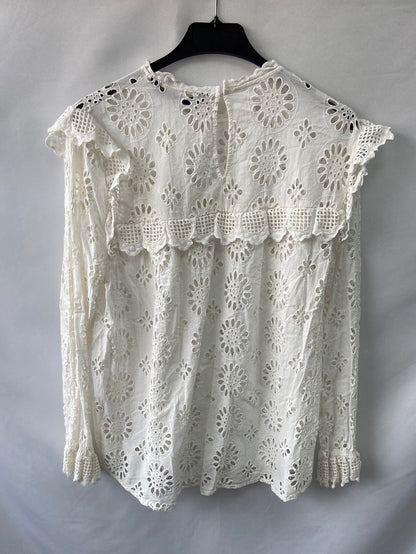 ZARA.Blusa blanca troquelada T.s