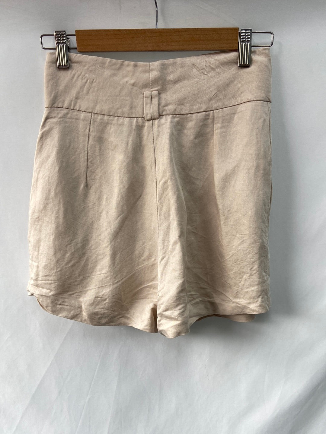 MANGO.Shorts beiges pinzas T.34