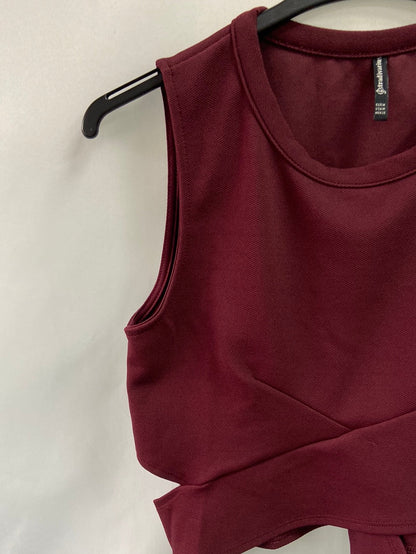 STRADIVARIUS.Croptop burgundy slits TM